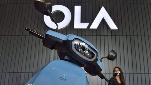 Ola Electric Share Price, Ola Electric Stock Today, Ola Electric Shares Surge, Bhavish Aggarwal News, EV Stocks India, Ola Electric Investors News, Share Market News Hindi, Ola Electric Latest Update