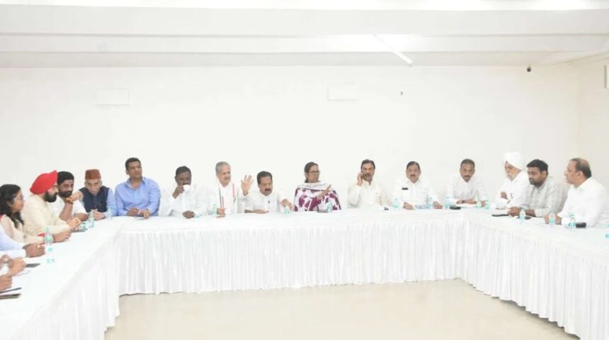 BMC Election 2025, Mumbai BMC Election News, Mahavikas Aghadi Split, Congress BMC Election Alone, Ramesh Chennithala Statement, Mumbai Politics News, Maharashtra Local Body Election, BMC Chunav 2025 Hindi